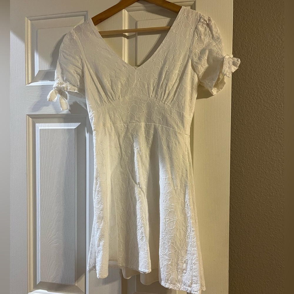 Cooper and key seersucker white dress perfect for graduation or grad pics